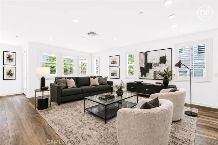 E-staging the living area