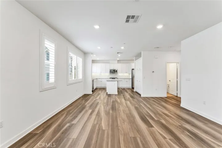 Original photo of the living area 2