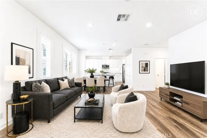 E-staging the living area 2