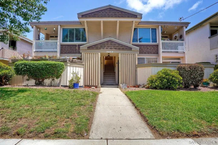 3852 Basilone Stree, San Diego, California 92110