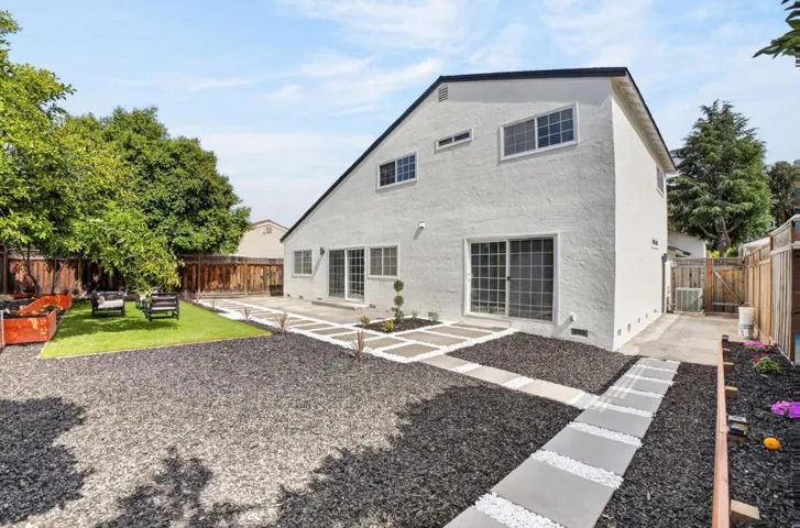1425 Blackstone Avenue, San Jose, California 95118