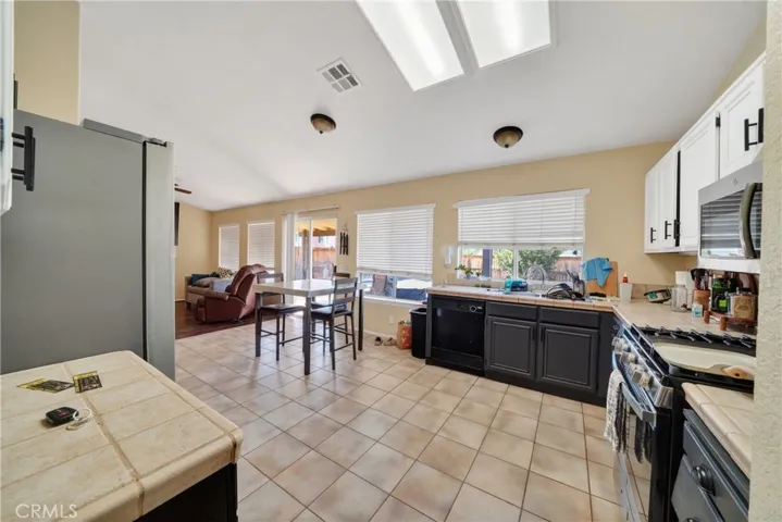 13240 Country Court, Victorville, California 92392