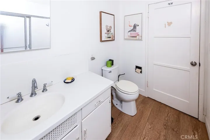 UPSTAIRS BATHROOM