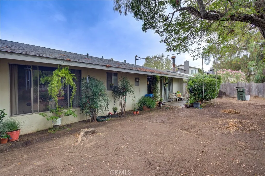 1546-Backyard