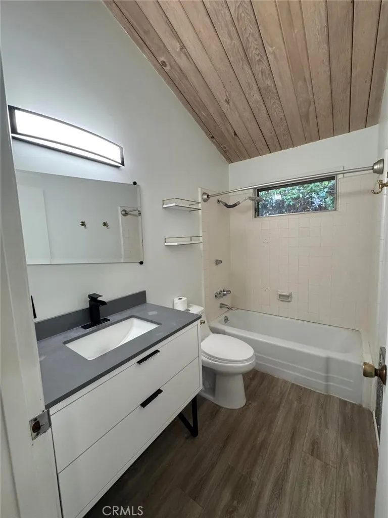 1544-Bathroom