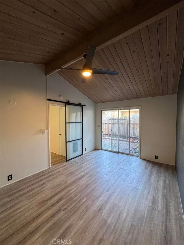 1544-Primary bedroom slider doors to patio