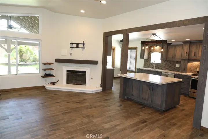 1724 High Vista, Palmdale, California 93550