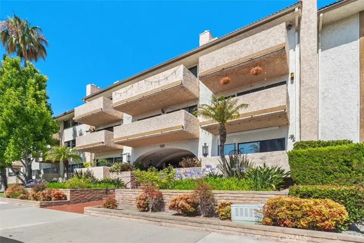 Rossmoor Regency Exterior