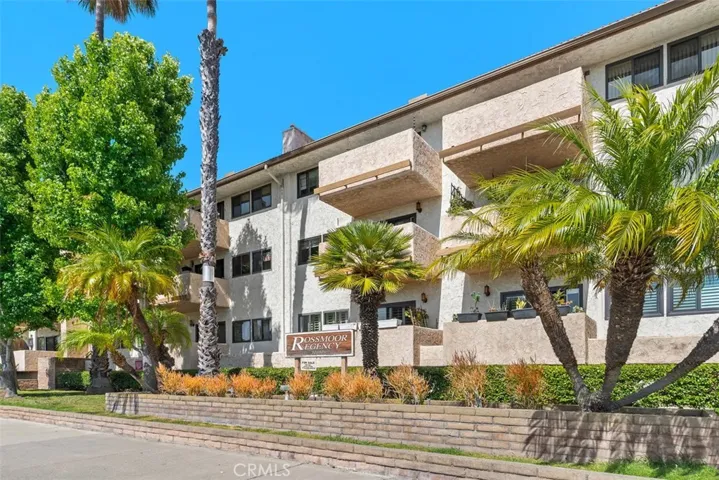 Rossmoor Regency Exterior