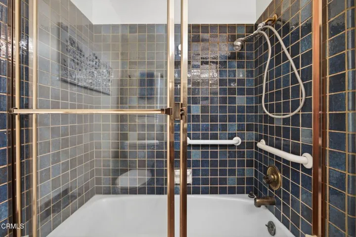 36-web-or-mls-Upmarketmedia_213Elf-109