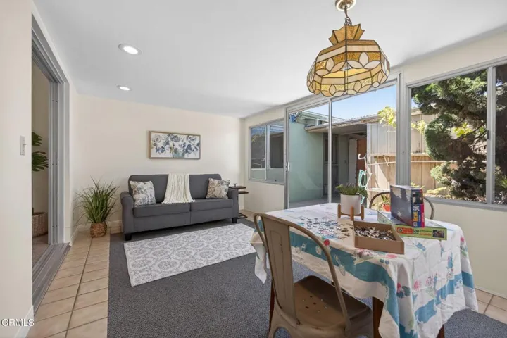 23-web-or-mls-Upmarketmedia_213Elf-067