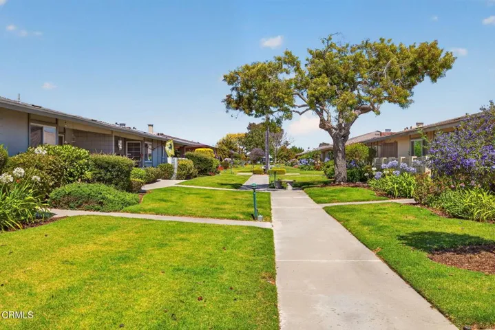 42-web-or-mls-Upmarketmedia_213Elf-127