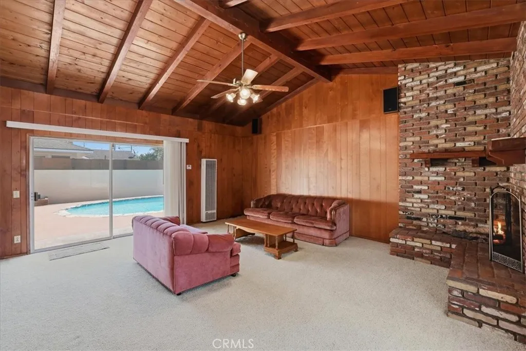 Family room w/slider to rear patio