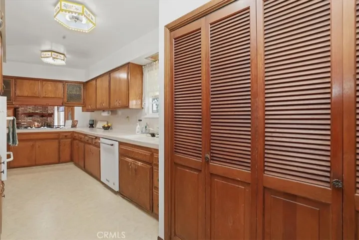Kitchen and laundry area