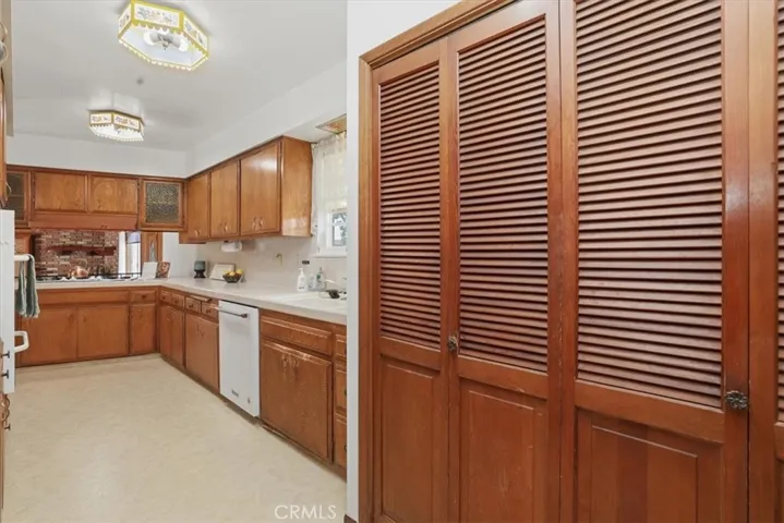 Kitchen and laundry area