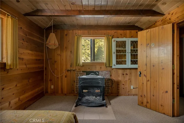 30962 Old City Creek, Running Springs, California 92382