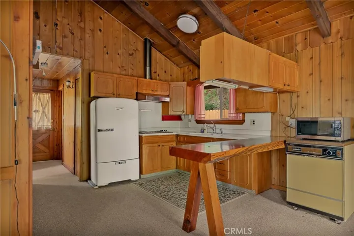 30962 Old City Creek, Running Springs, California 92382