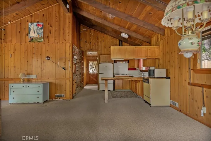 30962 Old City Creek, Running Springs, California 92382