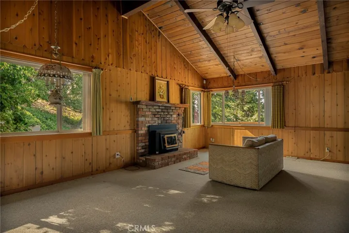 30962 Old City Creek, Running Springs, California 92382