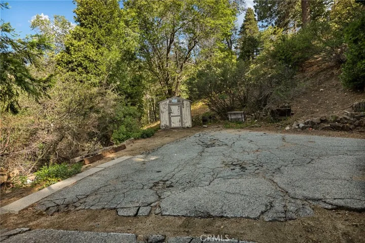 30962 Old City Creek, Running Springs, California 92382