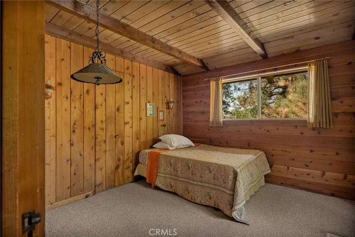 30962 Old City Creek, Running Springs, California 92382
