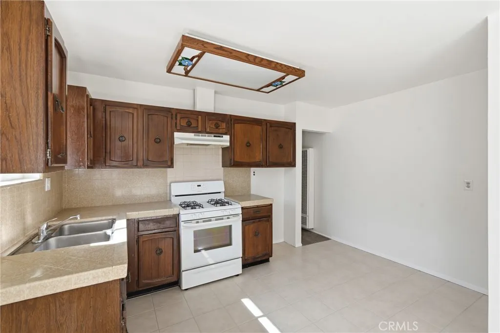 KITCHEN 4