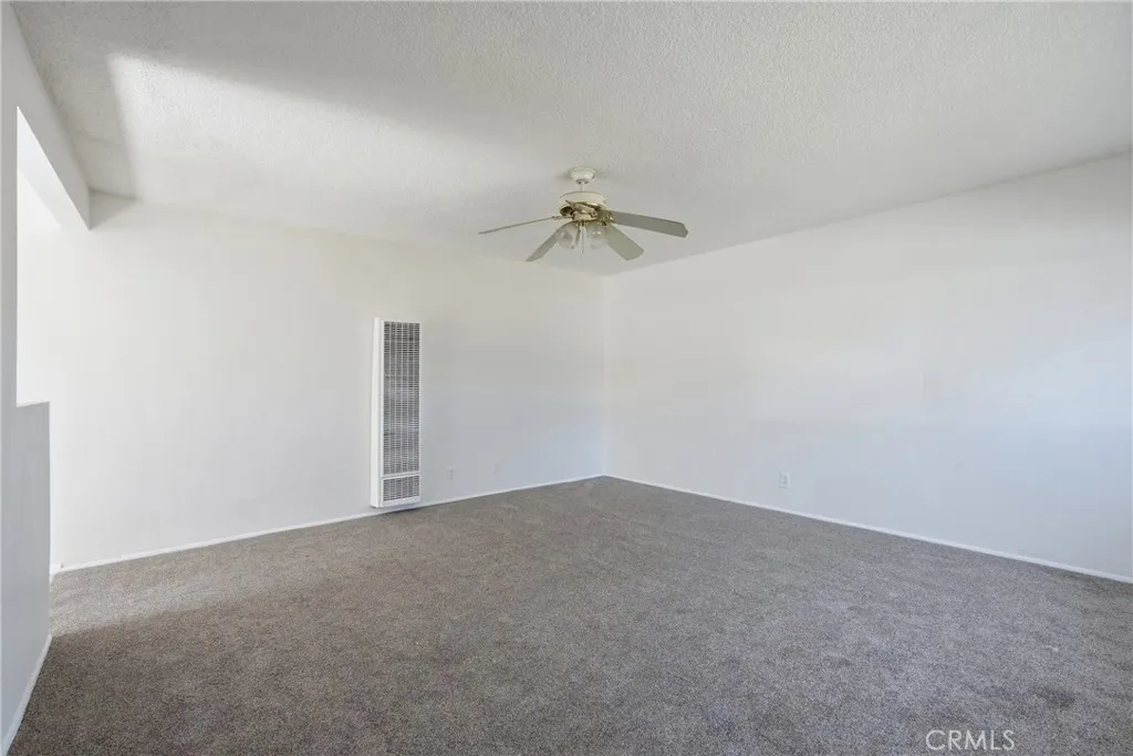 LIVING ROOM 4
