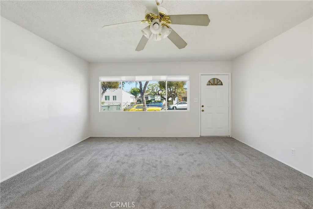 LIVING ROOM 3