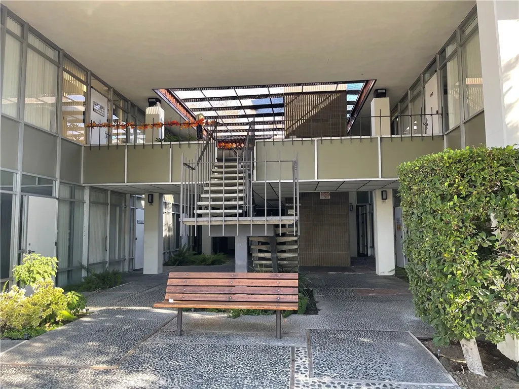 550 W Duarte 2, Arcadia, California 91007 — photo 4