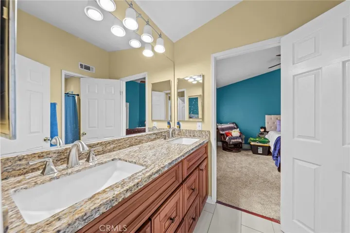 Jack n Jill Bath