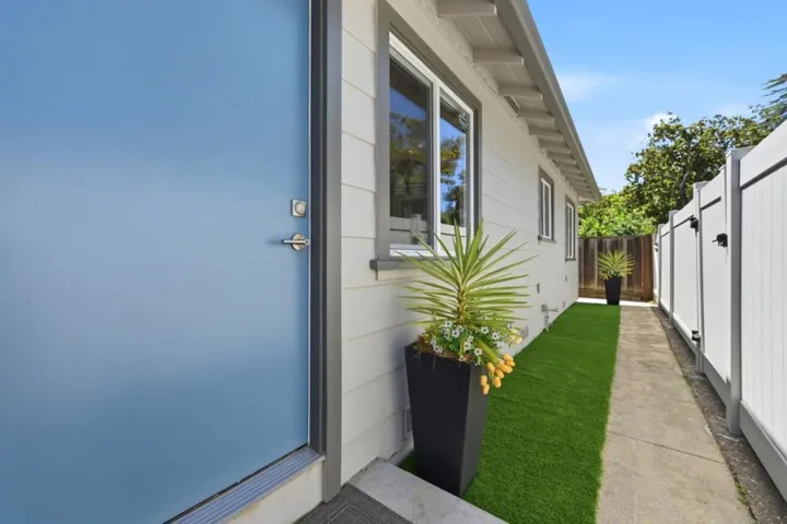 150 Middlefield Road, Palo Alto, California 94301