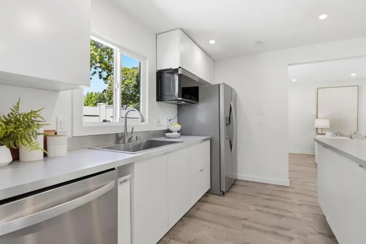 150 Middlefield Road, Palo Alto, California 94301