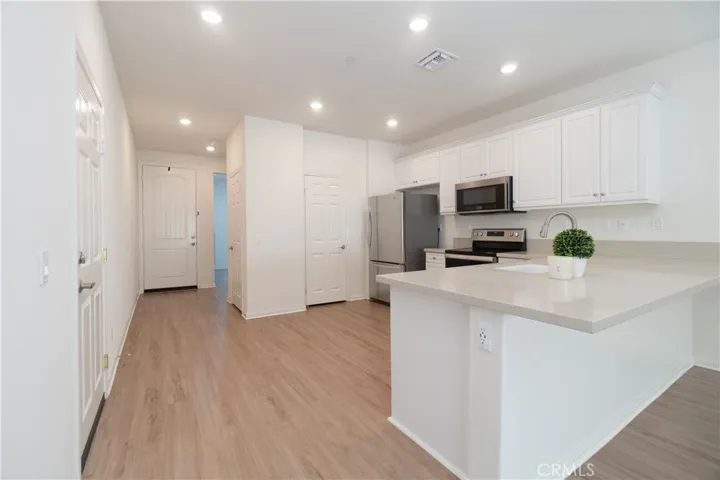 Sleek quartz kitchen counter tops