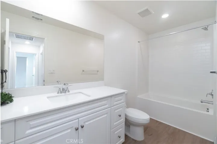 Main bathroom