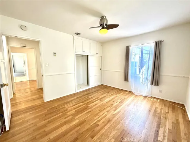 Bedroom#1: Queen fits