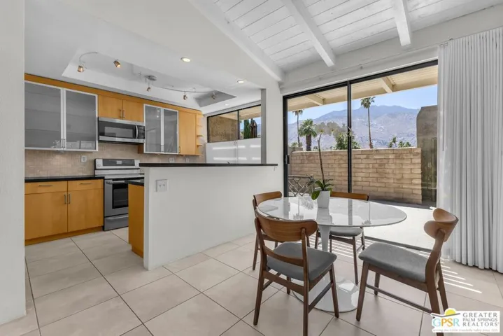 858 N Calle De Mimosas, Palm Springs, California 92262