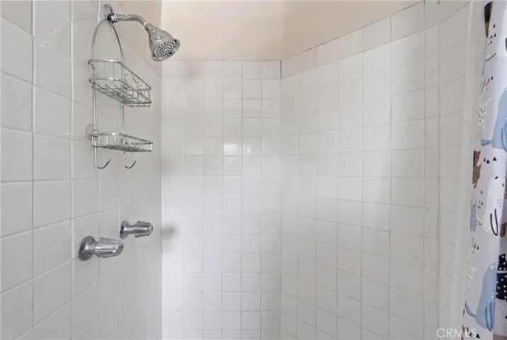 1785 W 36th, Los Angeles, California 90018