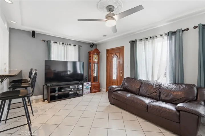 1785 W 36th, Los Angeles, California 90018