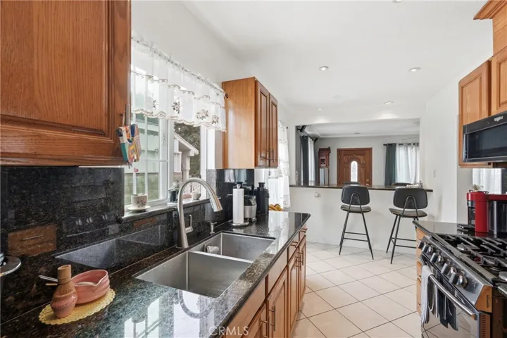 1785 W 36th, Los Angeles, California 90018