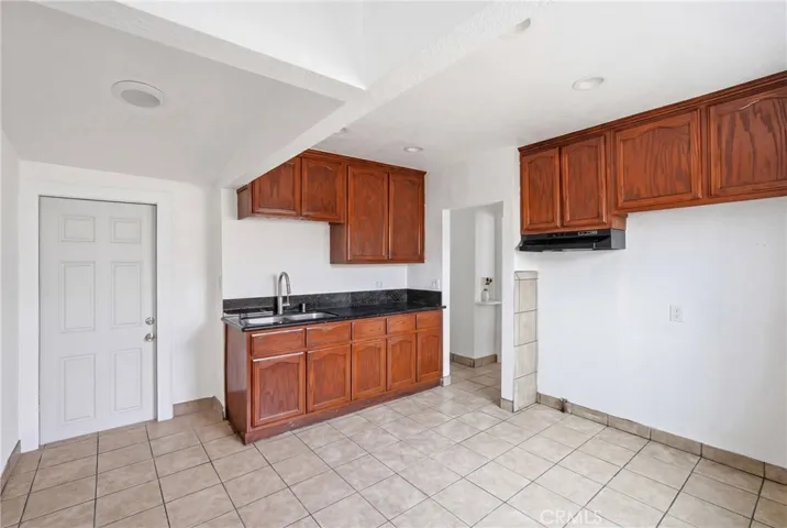 1785 W 36th, Los Angeles, California 90018