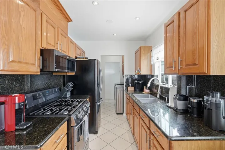 1785 W 36th, Los Angeles, California 90018