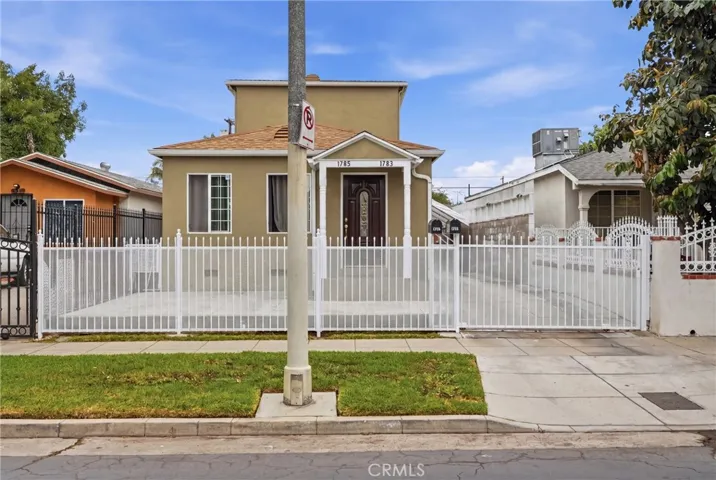1785 W 36th, Los Angeles, California 90018