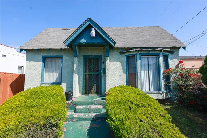 FRONT OF HOUSE