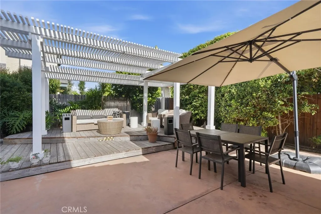 Nice back yard with cover patio ready for outdoor entertaining.