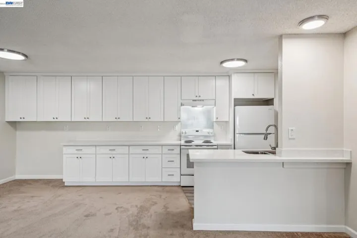 960 Shorepoint Ct 120, Alameda, California 94501