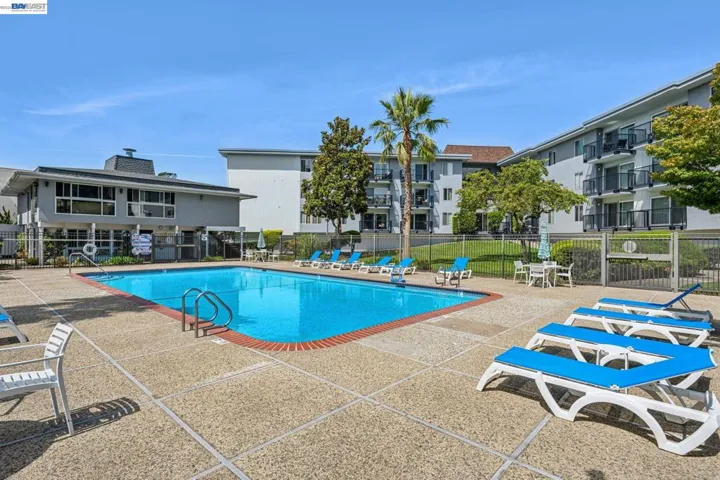 960 Shorepoint Ct 120, Alameda, California 94501