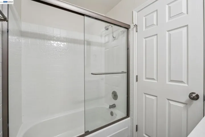960 Shorepoint Ct 120, Alameda, California 94501