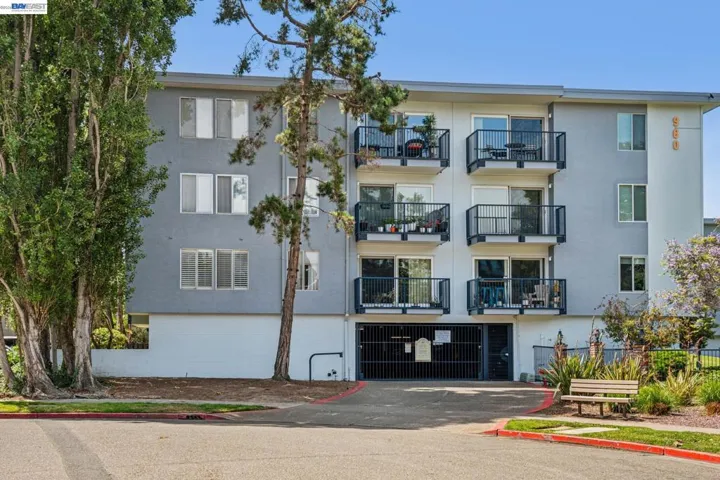 960 Shorepoint Ct 120, Alameda, California 94501