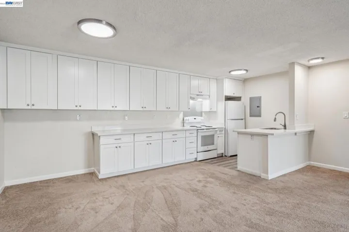 960 Shorepoint Ct 120, Alameda, California 94501