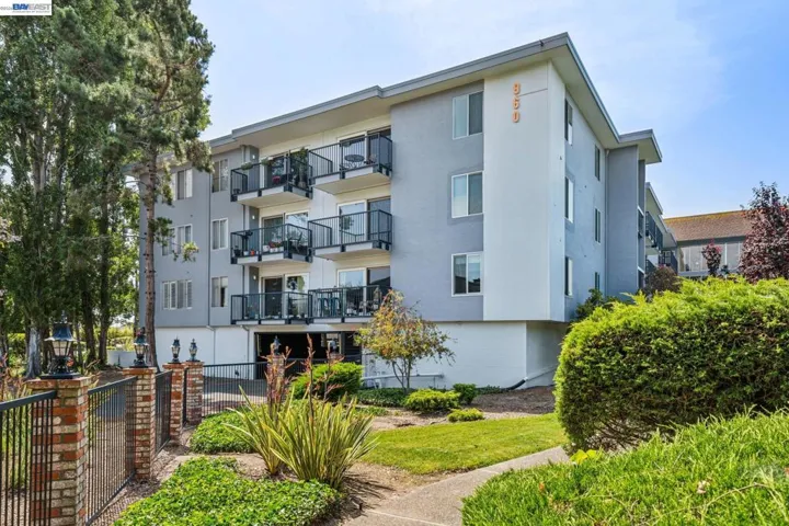 960 Shorepoint Ct 120, Alameda, California 94501